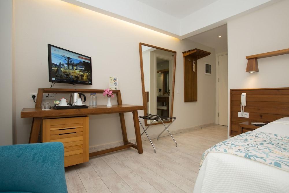 Dedeminn Marina Hotel Гёчек Экстерьер фото