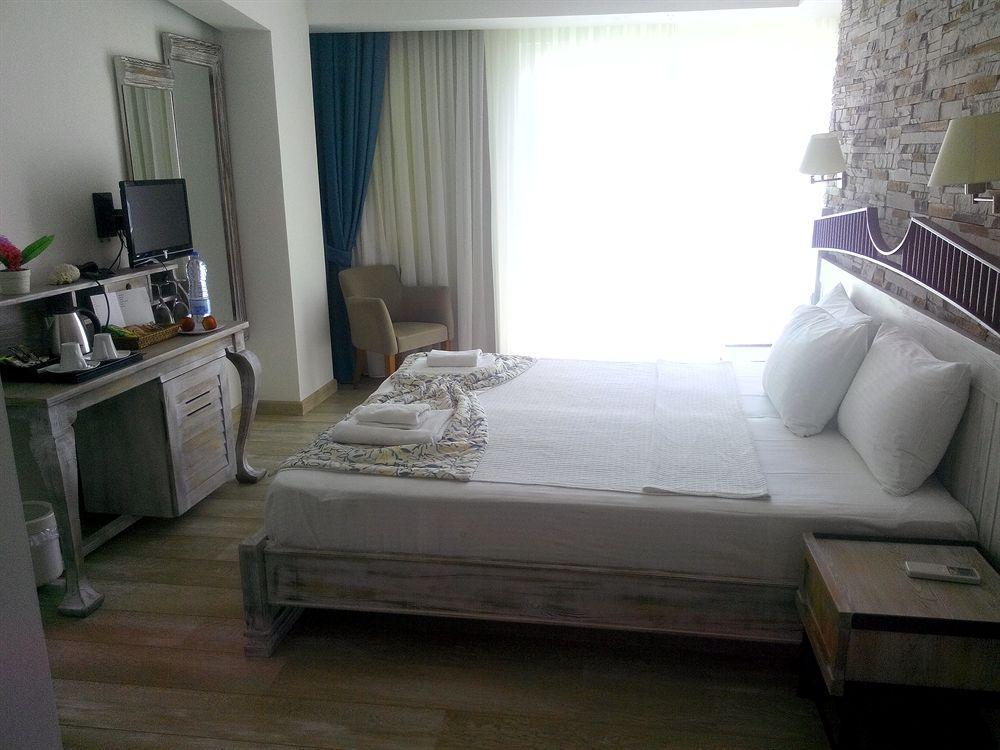 Dedeminn Marina Hotel Гёчек Экстерьер фото