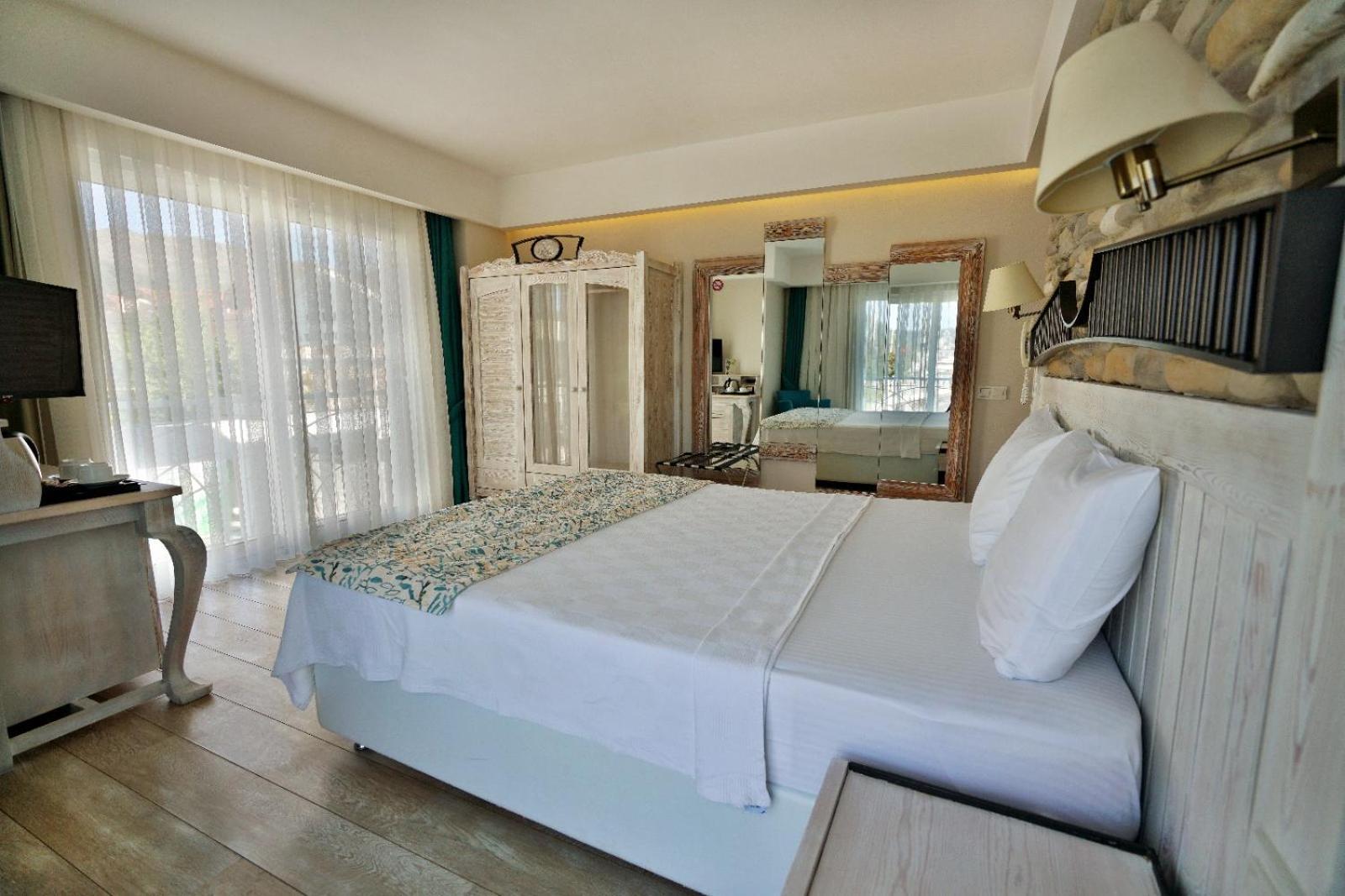 Dedeminn Marina Hotel Гёчек Экстерьер фото